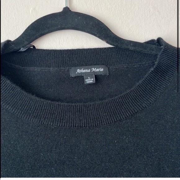 Athena Marie Black Top With White Asymmetrical Layer Size Large - Picture 2 of 5